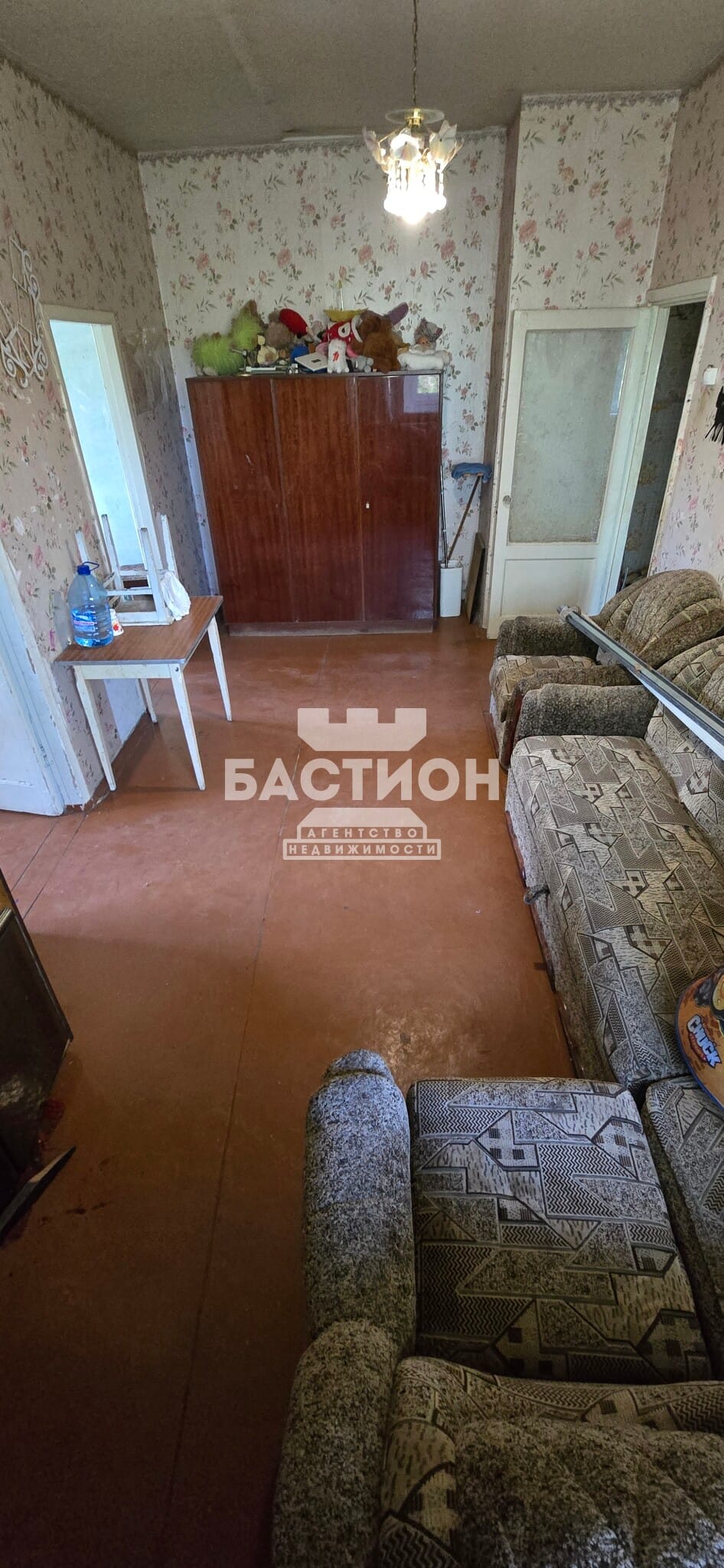 Продаётся трёхкомнатная квартира, 50,3 м²