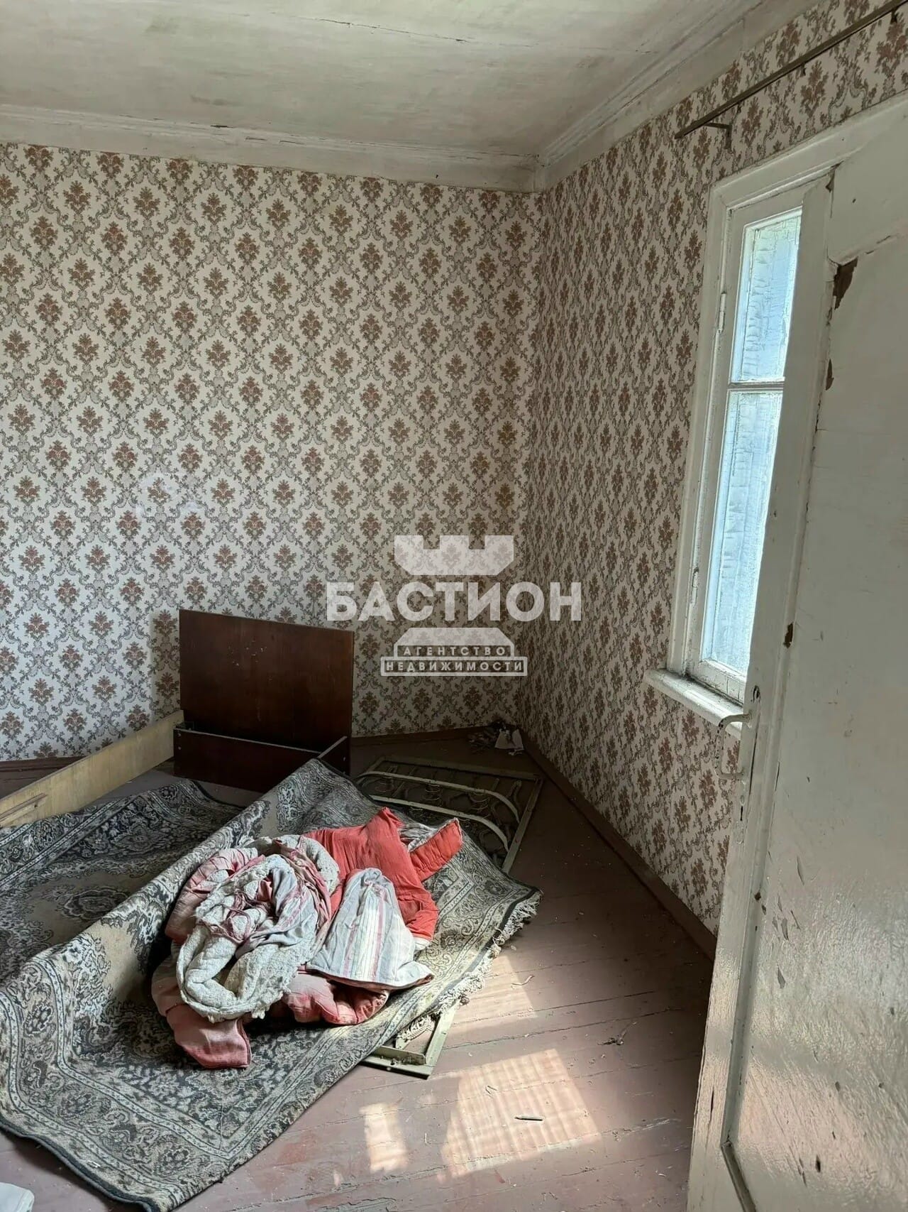 Продаётся трёхкомнатная квартира, 59 м²