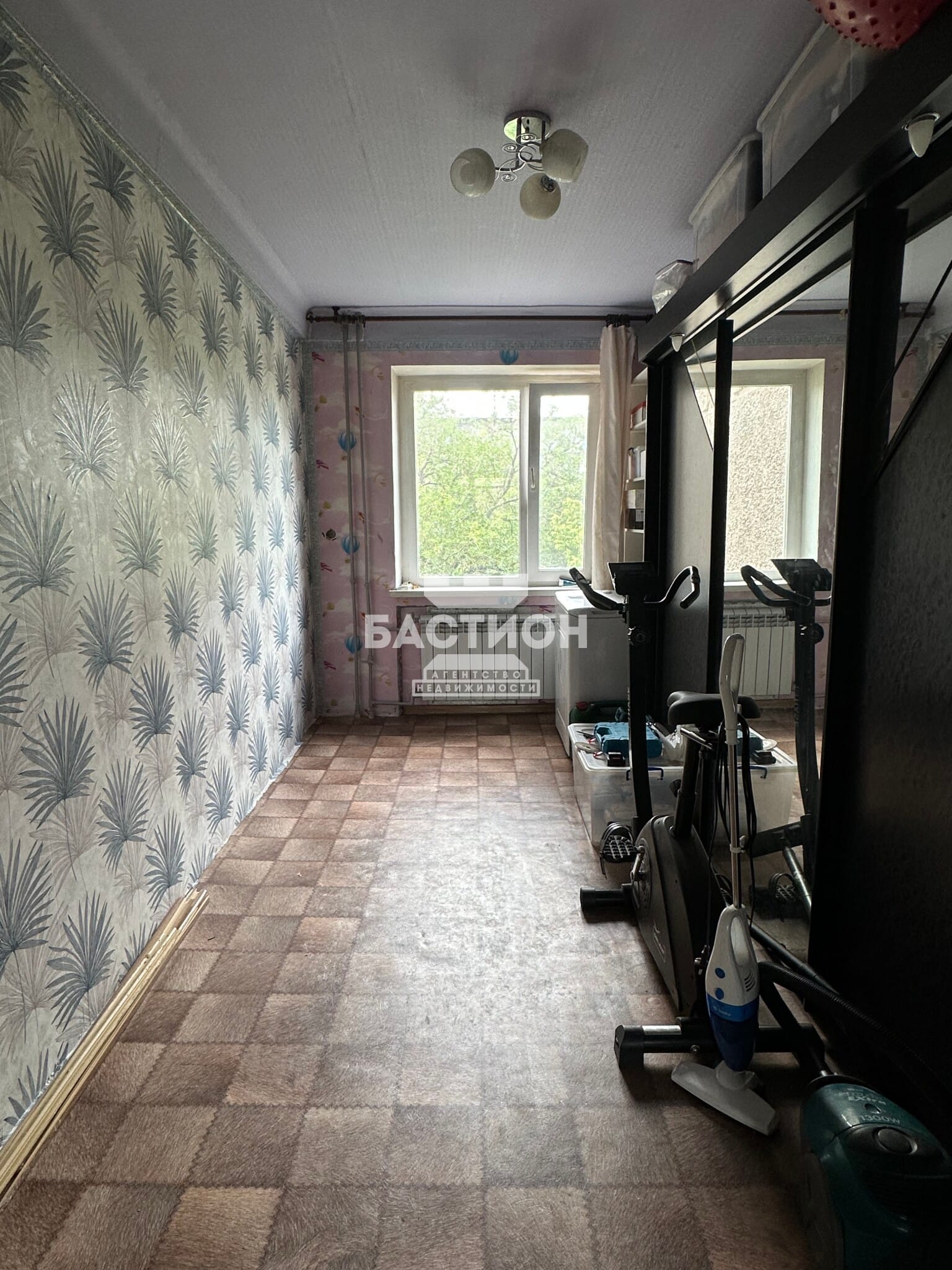 Продаётся четырёхкомнатная квартира, 66,6 м²