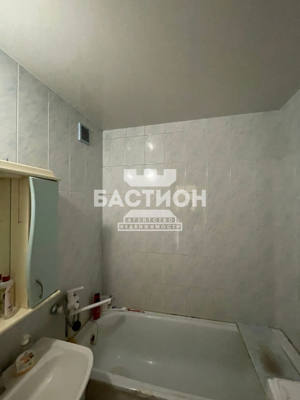 Продаётся трёхкомнатная квартира, 70 м²