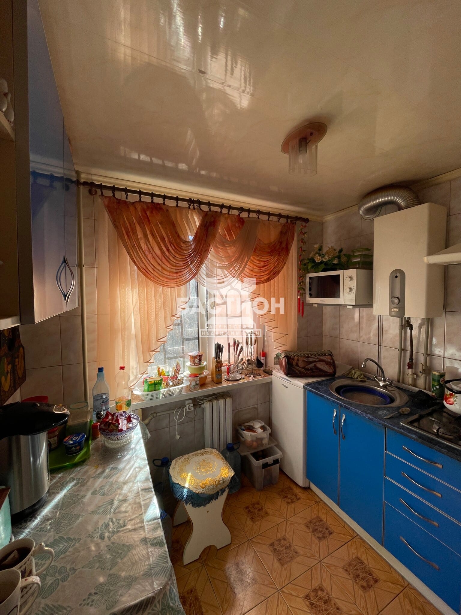 Продаётся трёхкомнатная квартира, 50 м²