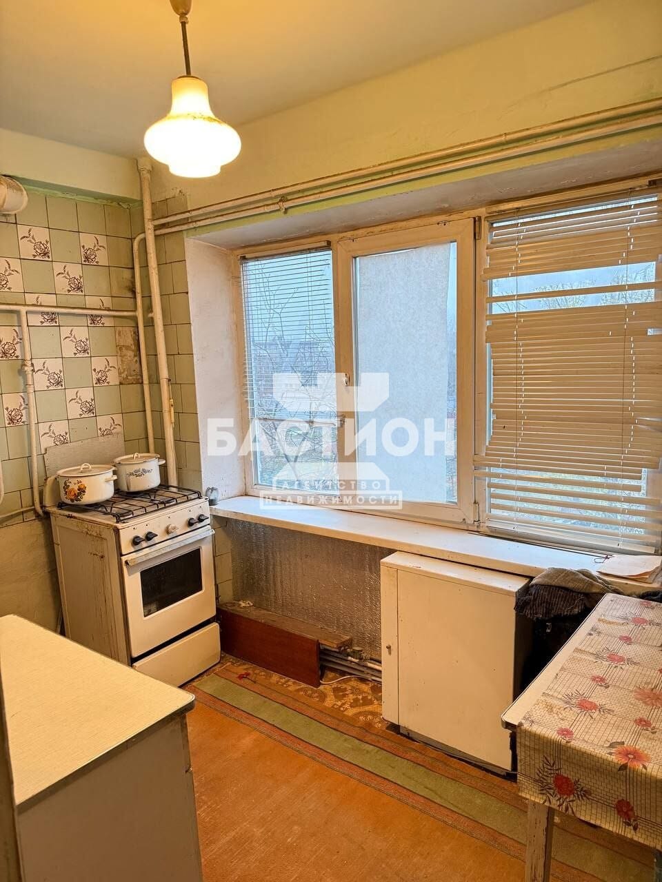 Продаётся трёхкомнатная квартира, 56 м²