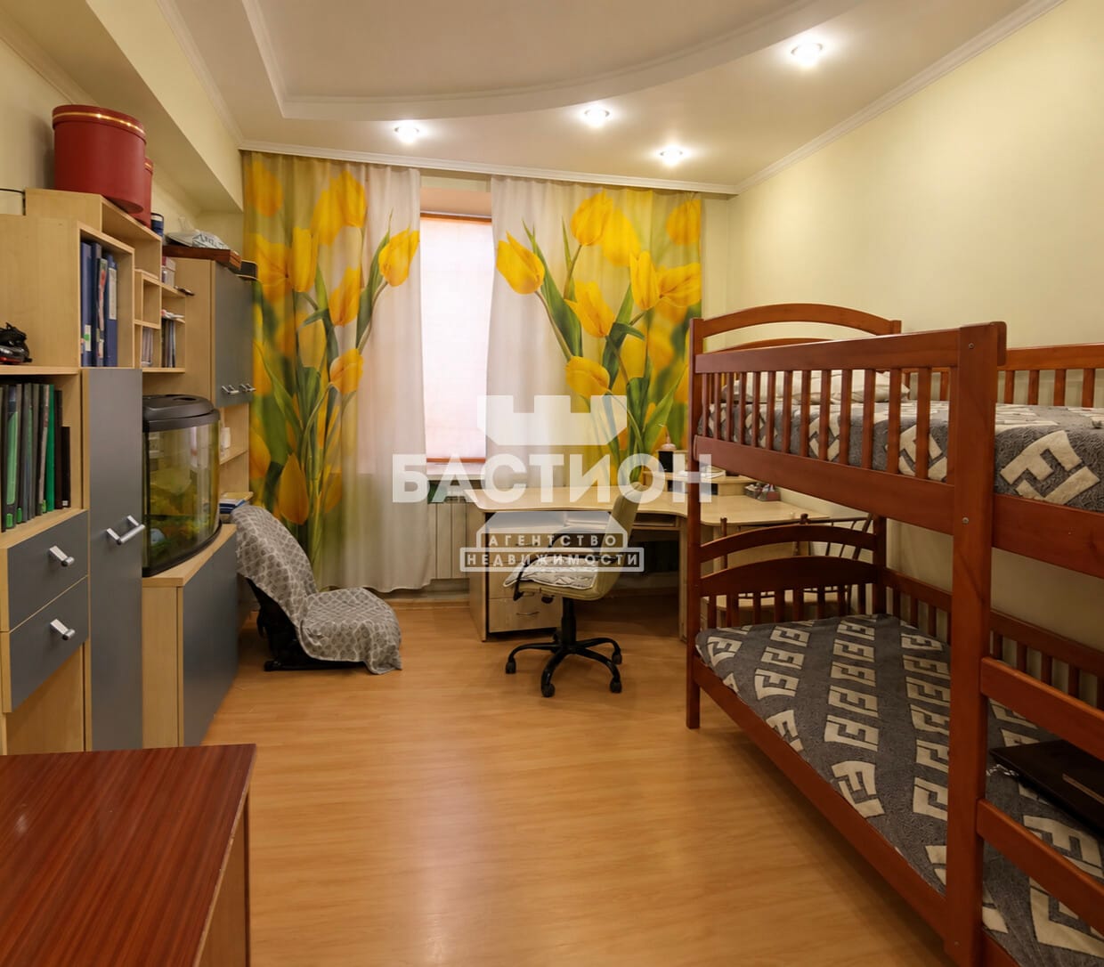 Продаётся трёхкомнатная квартира, 76 м²