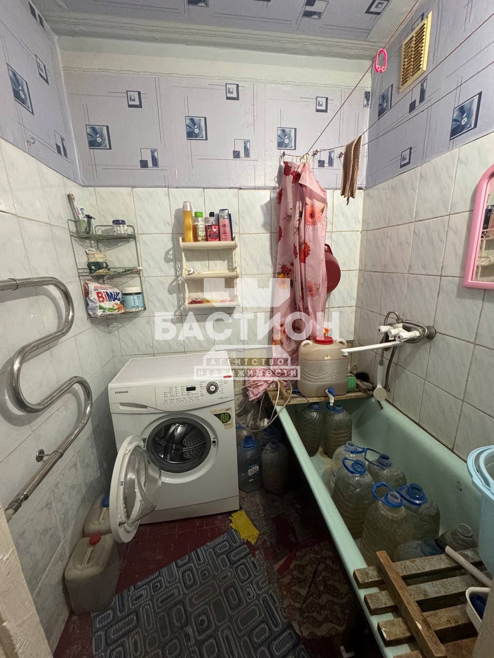 Продаётся трёхкомнатная квартира, 63 м²