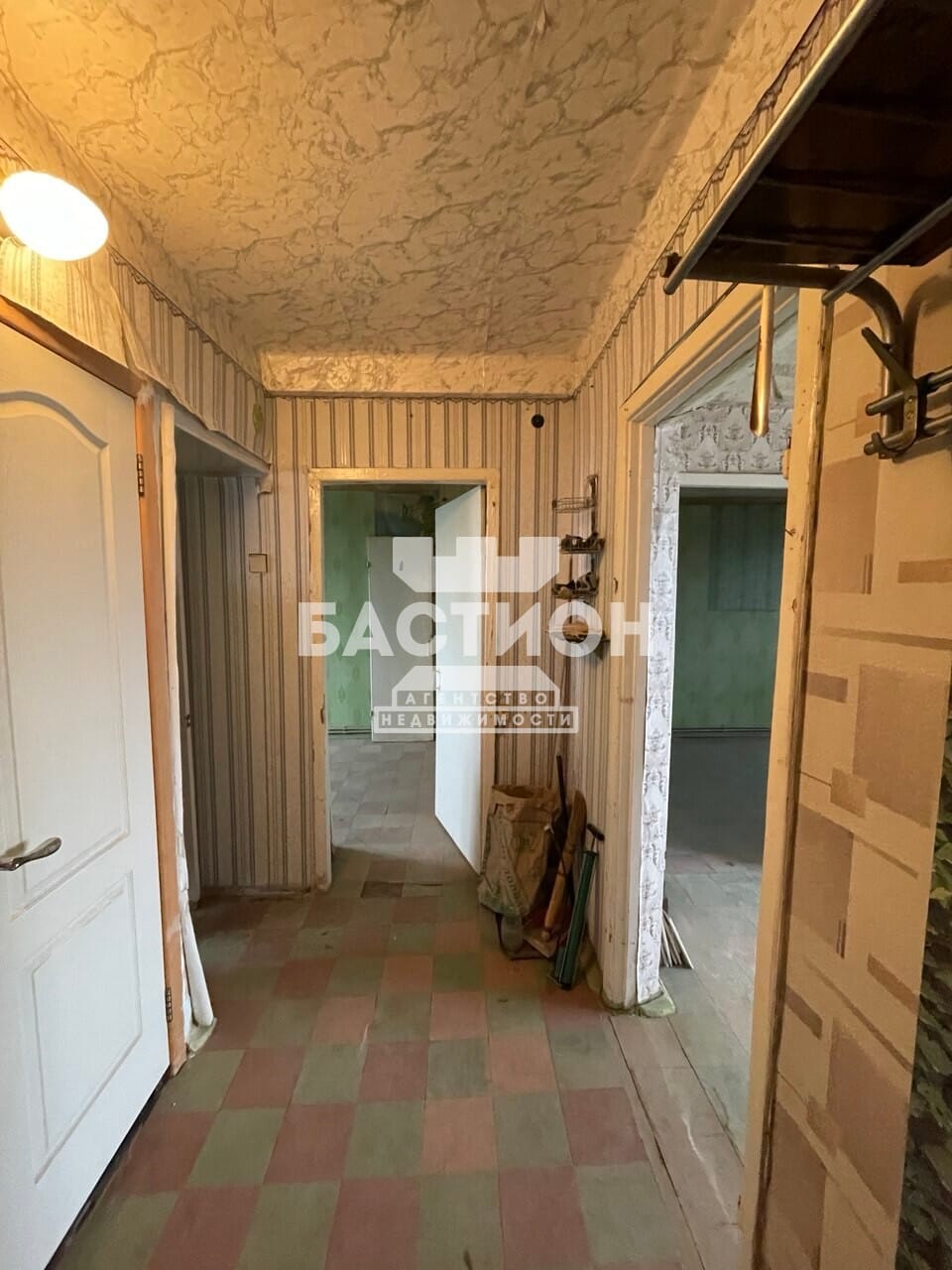 Продаётся трёхкомнатная квартира, 55 м²