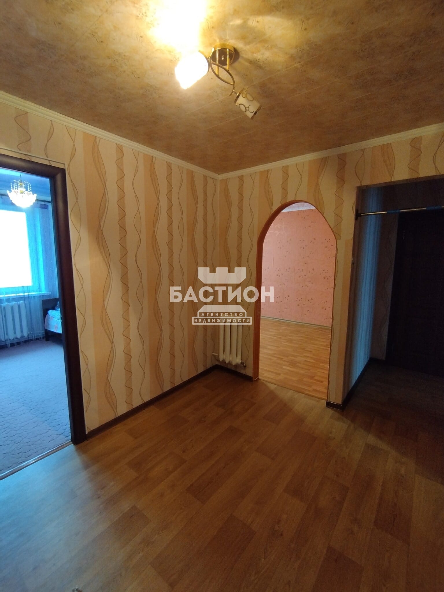 Продаётся трёхкомнатная квартира, 65 м²