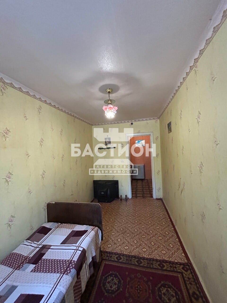 Продаётся трёхкомнатная квартира, 52,9 м²