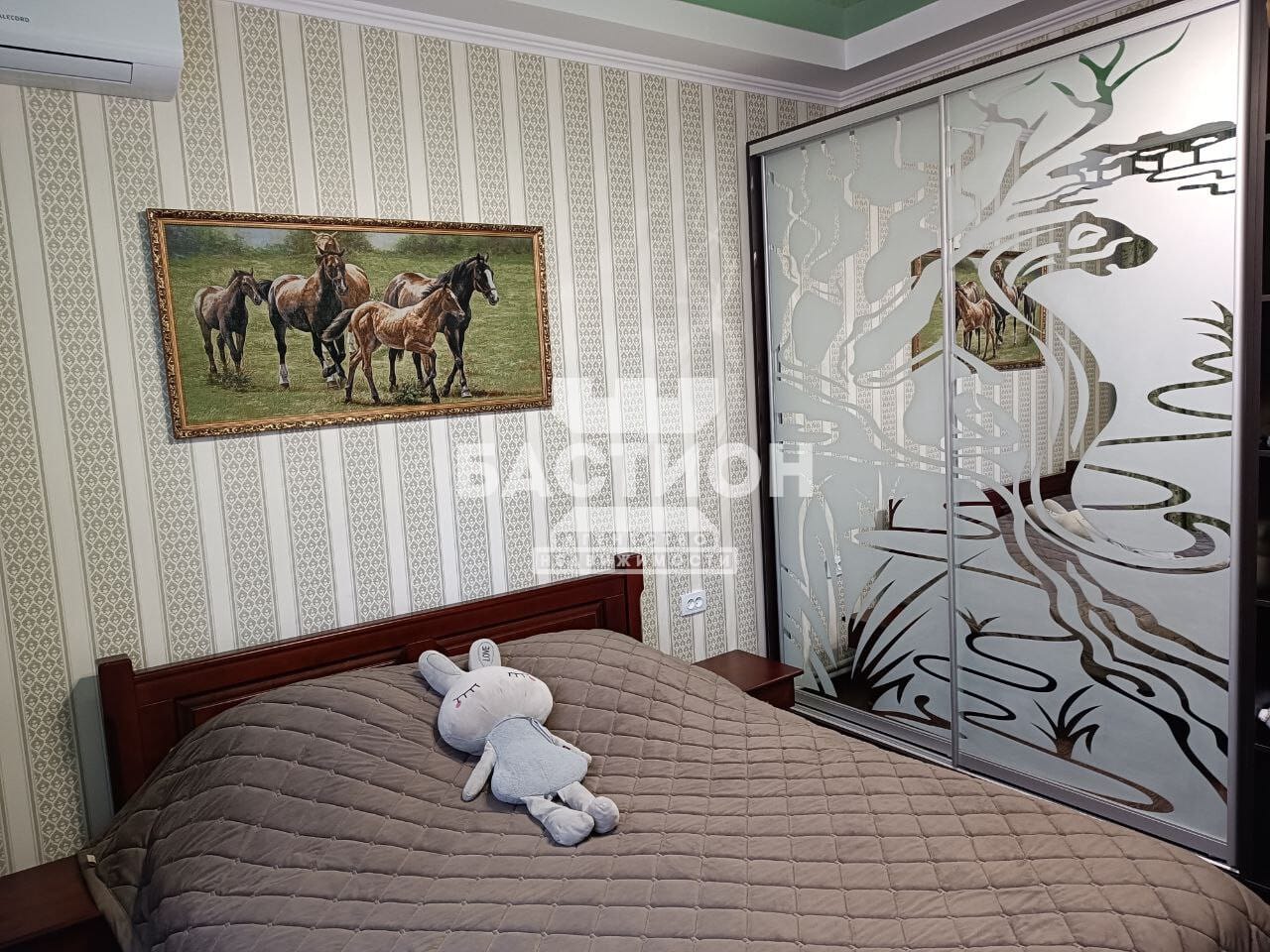 Продаётся трёхкомнатная квартира, 65 м²