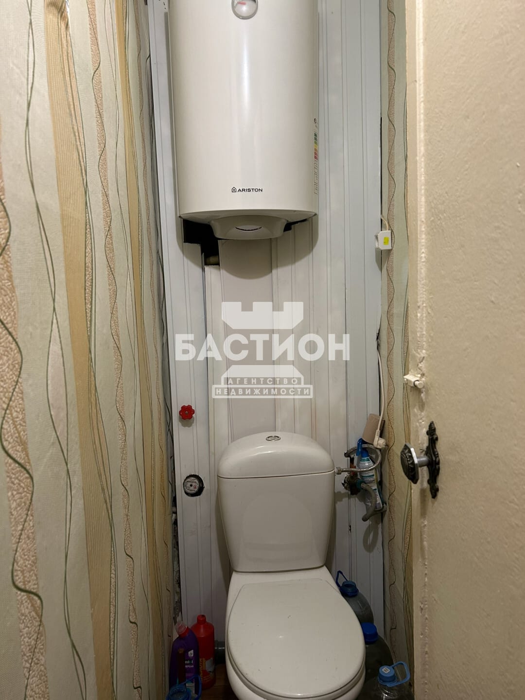 Продаётся трёхкомнатная квартира, 54 м²