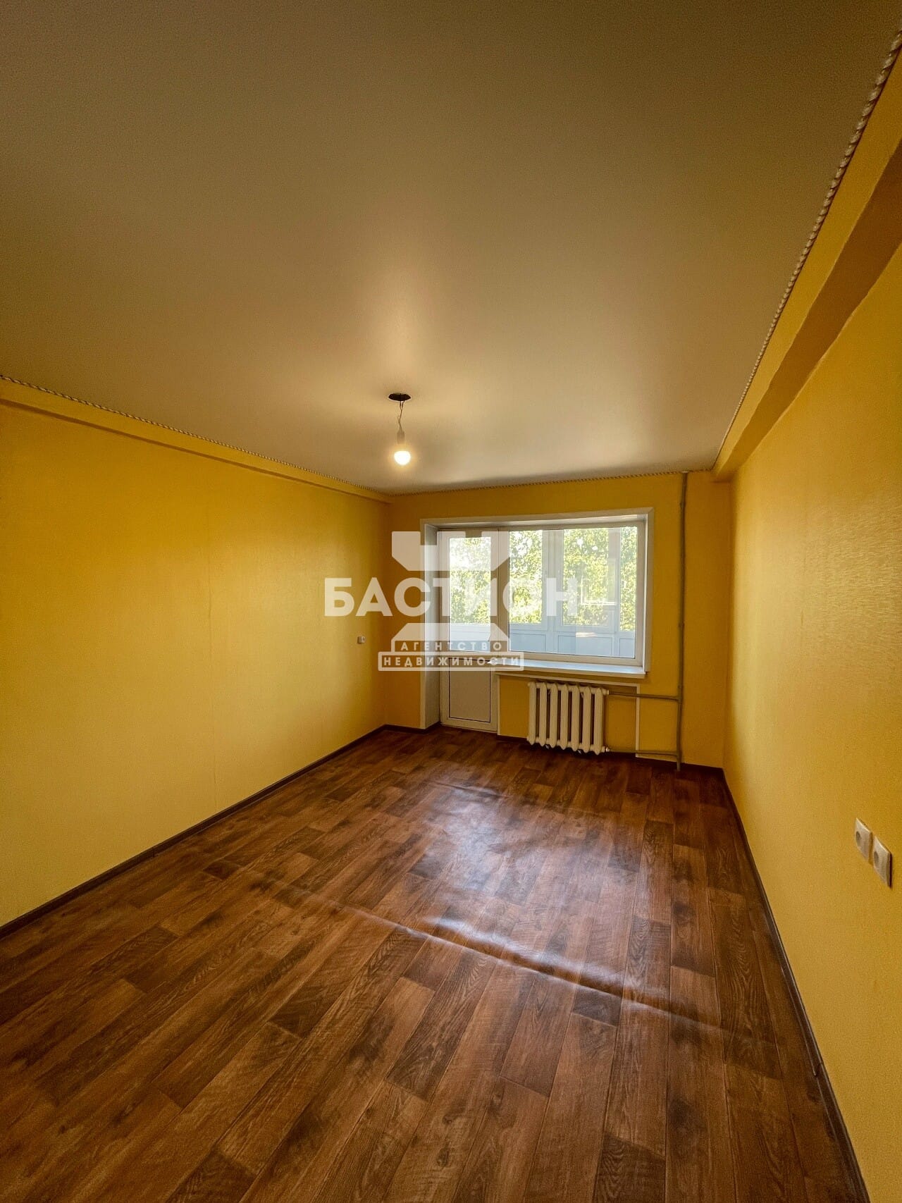 Продаётся трёхкомнатная квартира, 54,1 м²