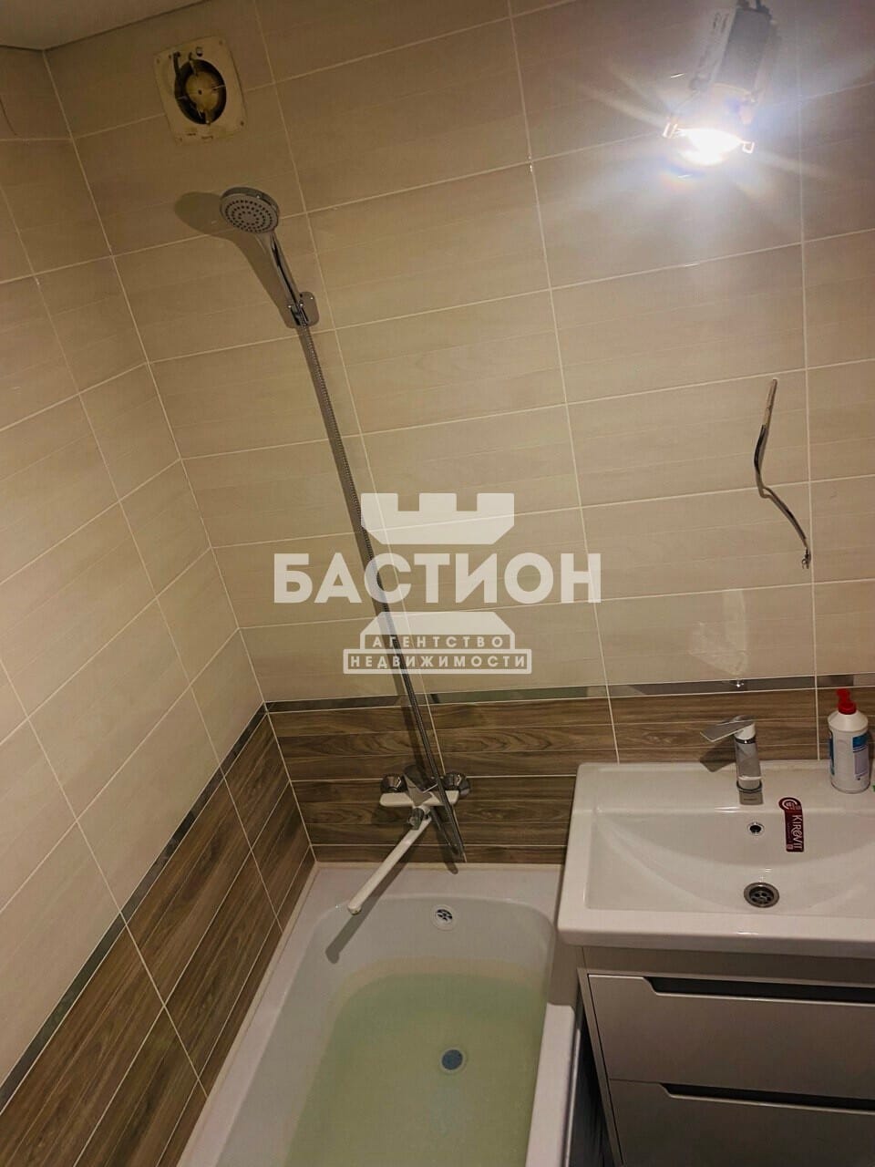 Продаётся двухкомнатная квартира, 55,5 м²