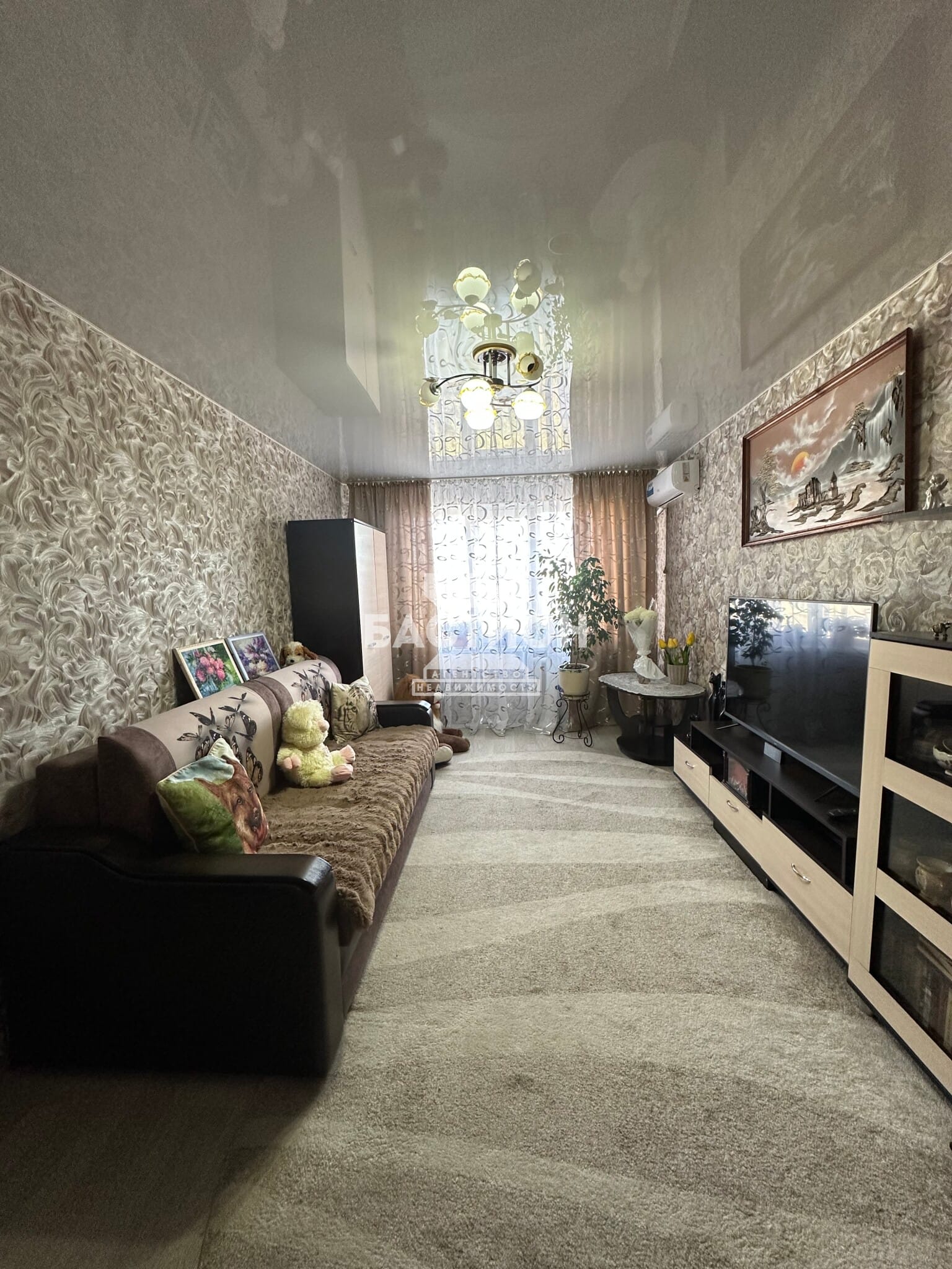 Продаётся трёхкомнатная квартира, 62,4 м²