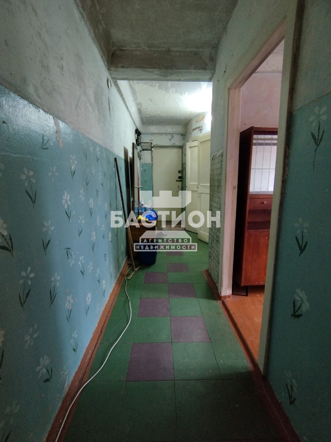 Продаётся трёхкомнатная квартира, 54 м²