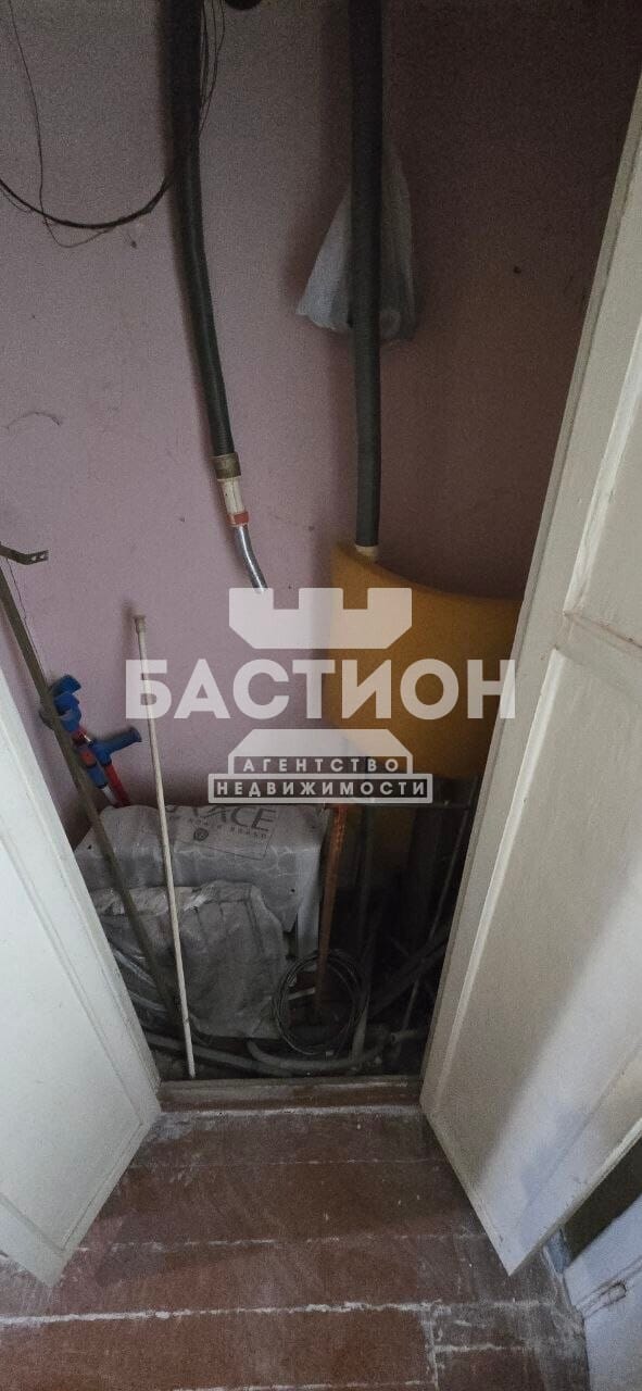 Продаётся трёхкомнатная квартира, 48,5 м²