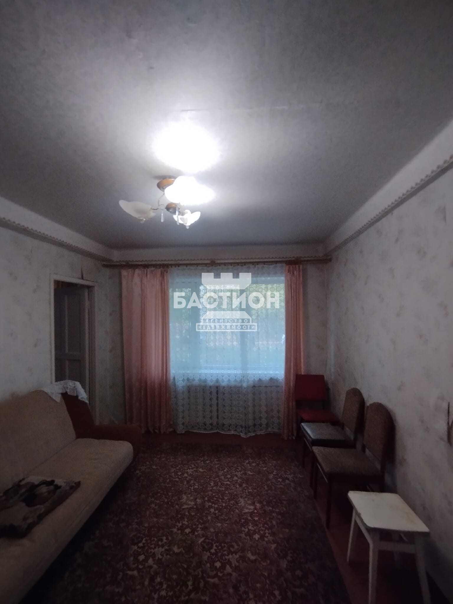 Продаётся трёхкомнатная квартира, 43 м²