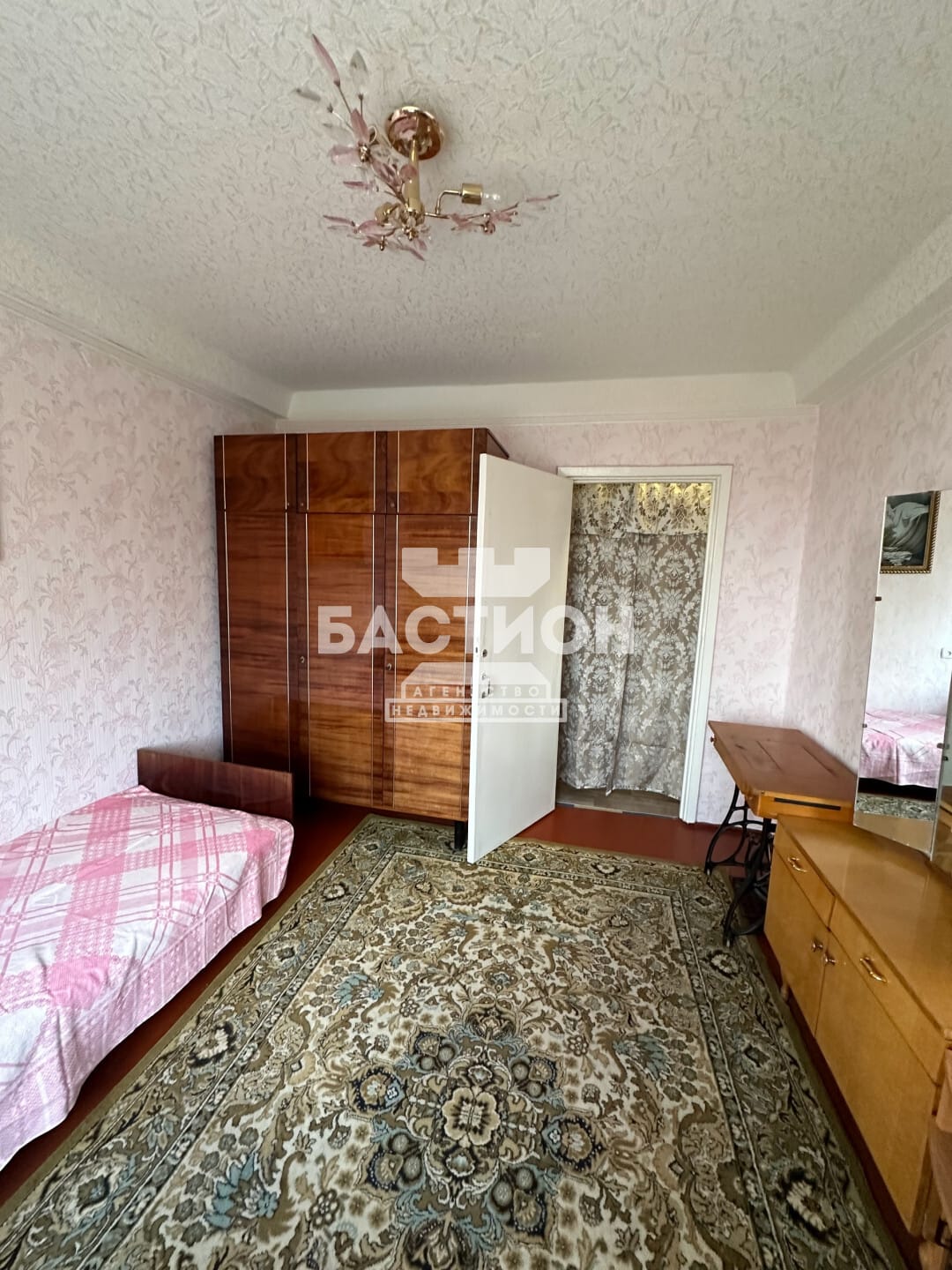 Продаётся трёхкомнатная квартира, 70 м²