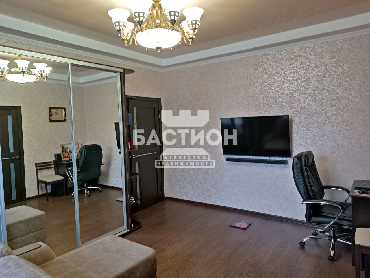 Продаётся трёхкомнатная квартира, 65 м²