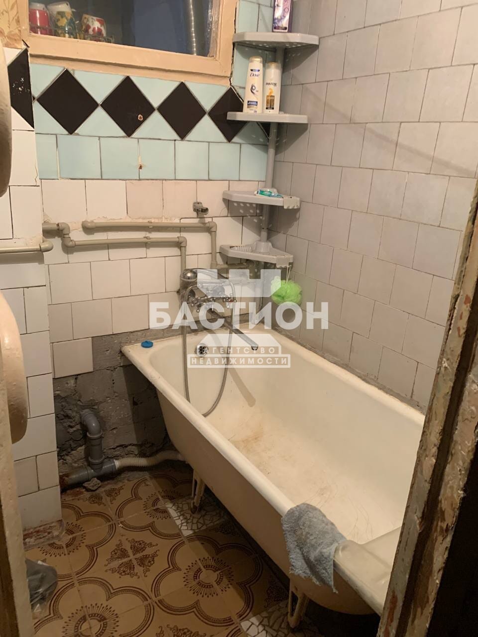 Продаётся трёхкомнатная квартира, 51 м²