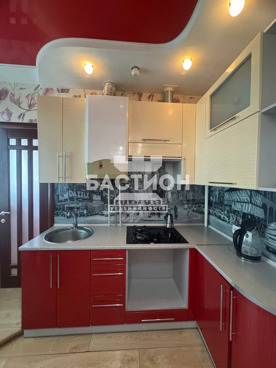 Продаётся трёхкомнатная квартира, 72 м²