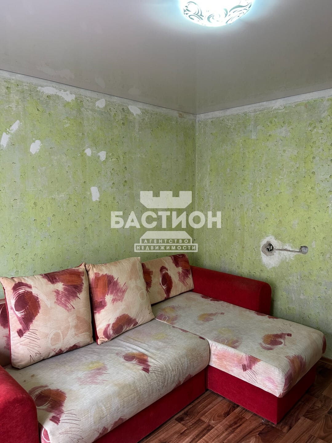 Продаётся трёхкомнатная квартира, 54 м²