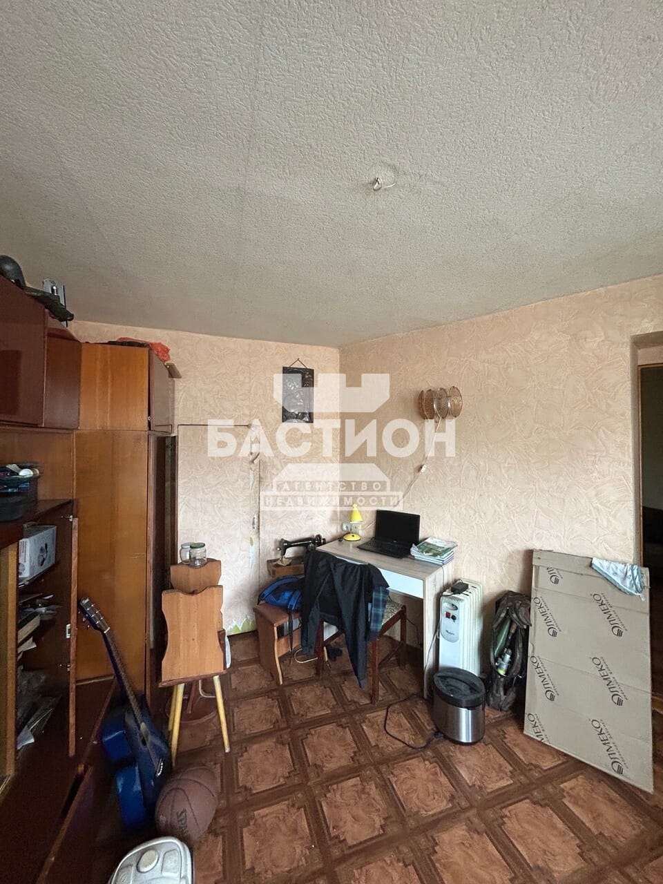 Продаётся трёхкомнатная квартира, 58,6 м²